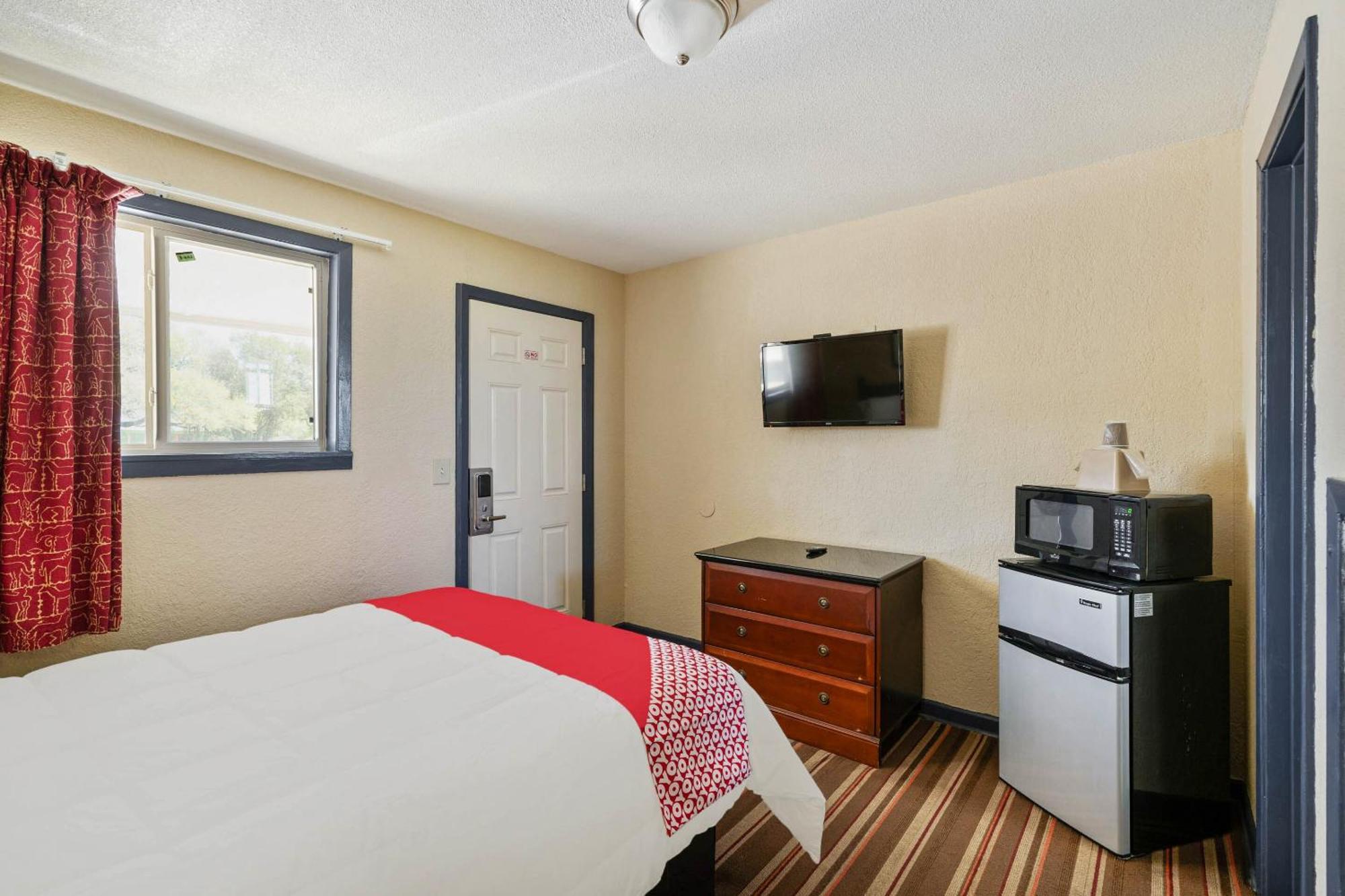 Oyo Hotel Luling Tx Downtown I-10/Us-90 Екстериор снимка