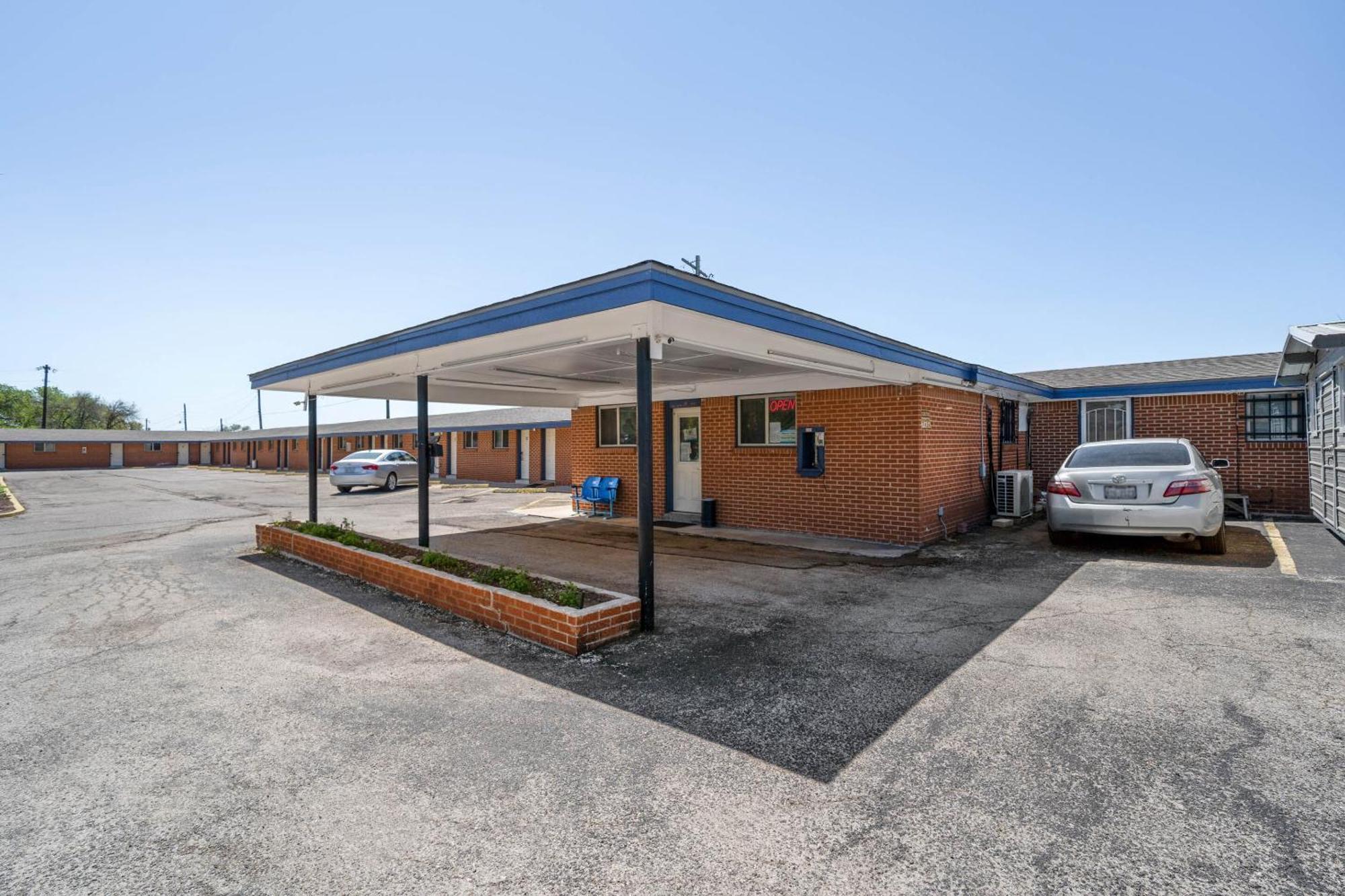 Oyo Hotel Luling Tx Downtown I-10/Us-90 Екстериор снимка